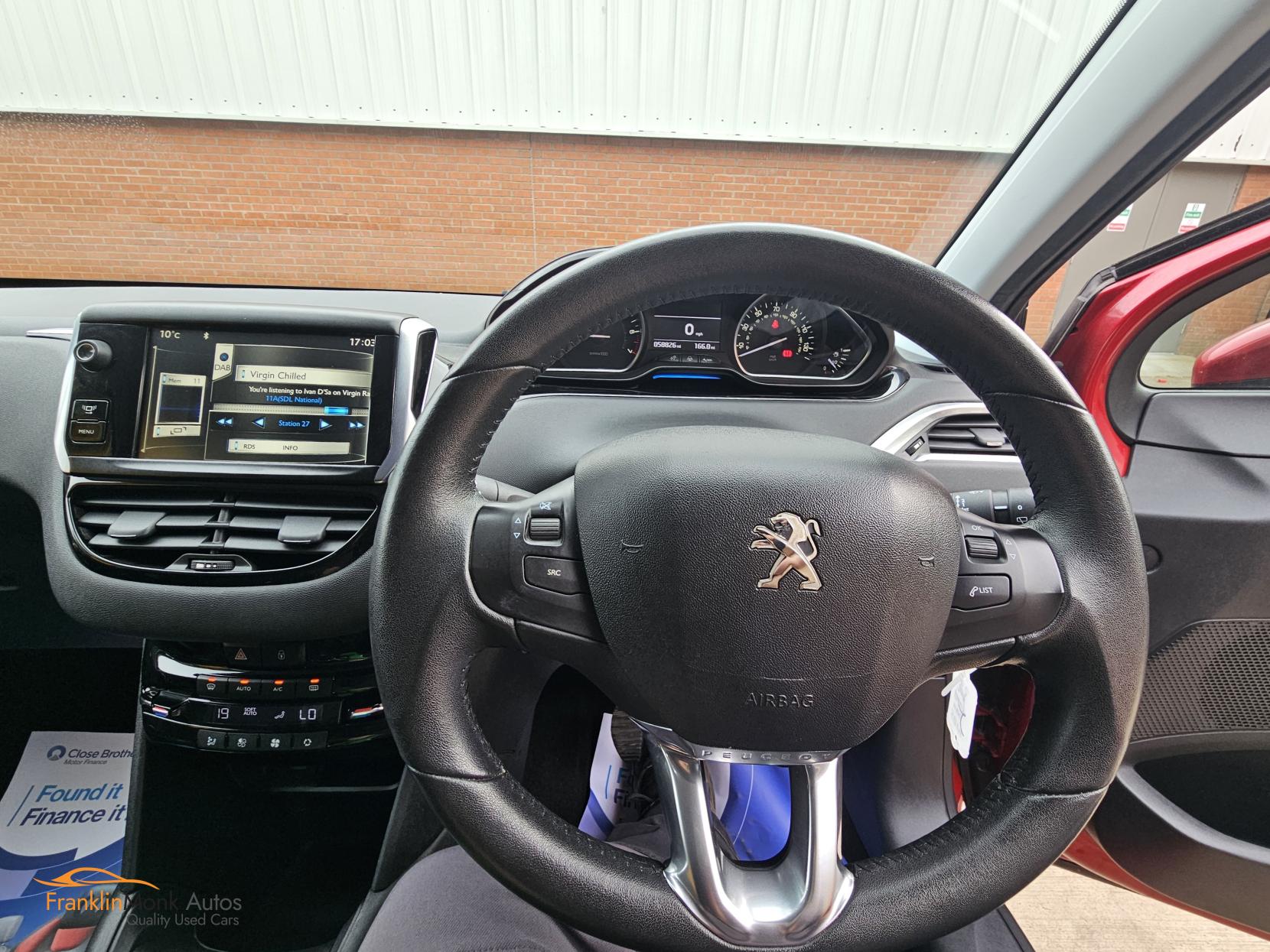Peugeot 208 1.2 VTi Allure Hatchback 5dr Petrol Manual Euro 5 (82 ps)