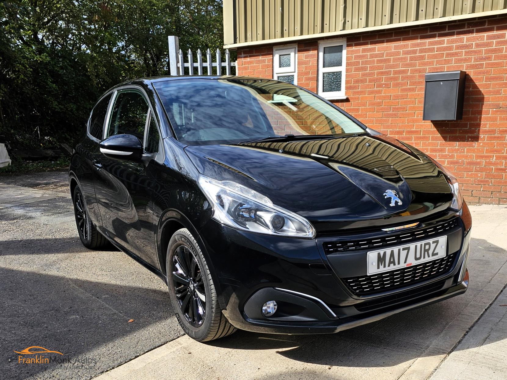 Peugeot 208 1.2 PureTech Black Edition Hatchback 3dr Petrol Manual Euro 6 (82 ps)