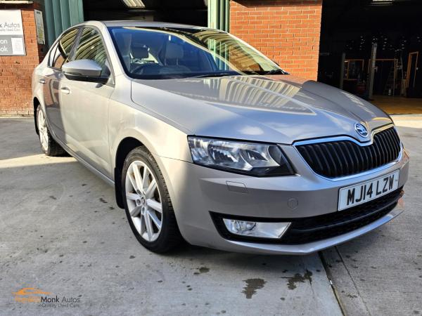 Skoda Octavia 1.6 TDI Elegance Hatchback 5dr Diesel Manual Euro 5 (s/s) (105 ps)